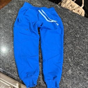 Royal blue women’s figs jogger scrubs